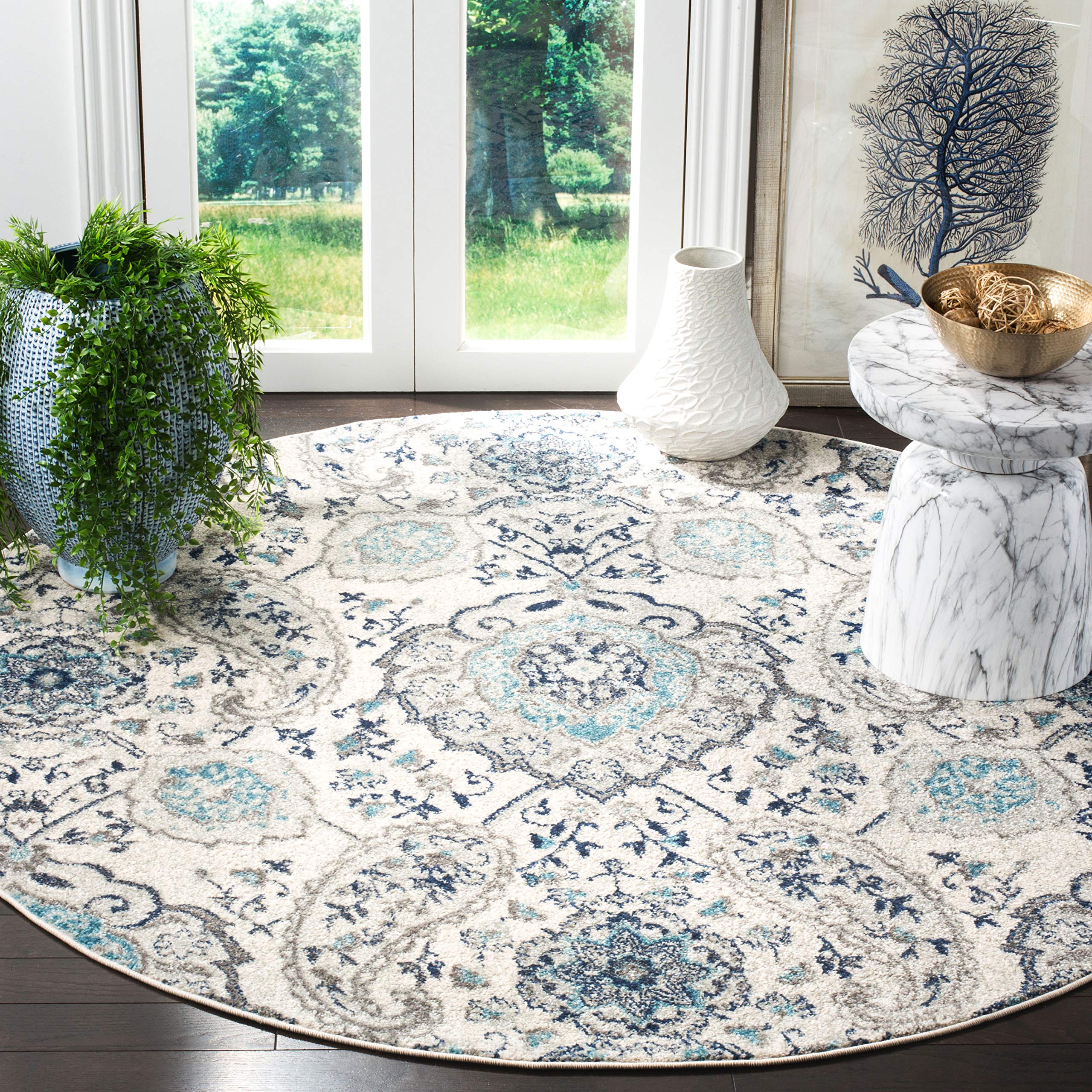 SAFAVIEH Madison Collection Area Rug - 8' Round, Cream & Light Grey, Boho Chic Glam Paisley Design, Non-Shedding & Easy Care, Id